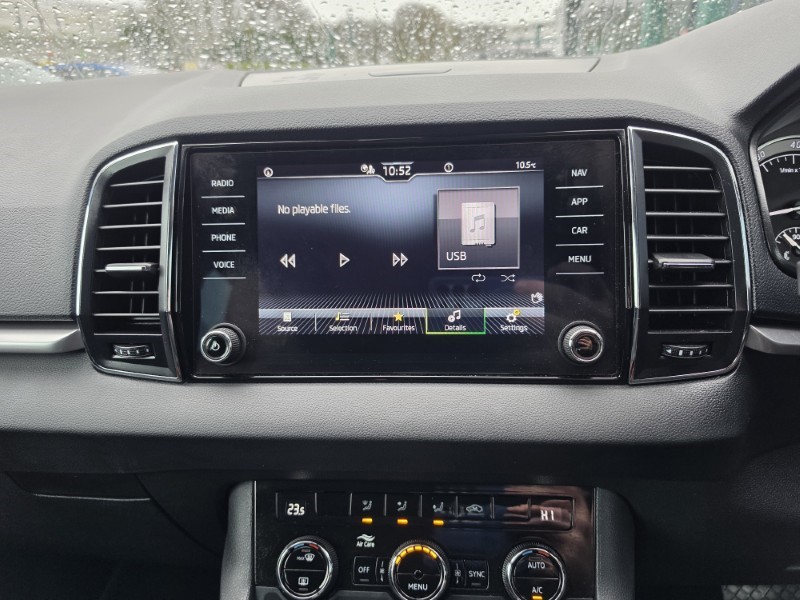 2022 (72) SKODA KAROQ 1.5 TSI SE Drive 5dr DSG 5214126