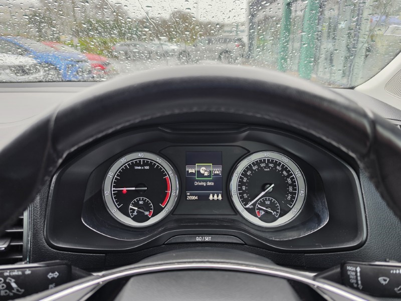 2022 (72) SKODA KAROQ 1.5 TSI SE Drive 5dr DSG 5214120