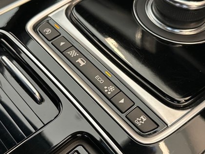 2017 (17) JAGUAR XF 2.0d [180] R-Sport 4dr Auto