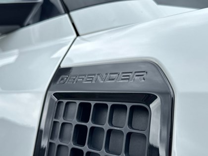 2021 (21) LAND ROVER DEFENDER 3.0 D250 X-Dynamic S 110 5dr Auto