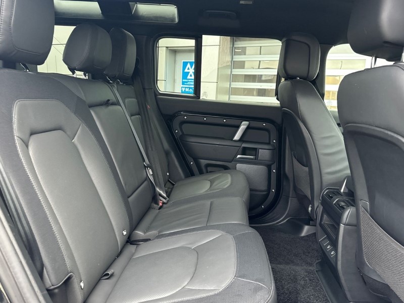 2024 (24) LAND ROVER DEFENDER 3.0 D300 X-Dynamic HSE 110 5dr Auto 3635341