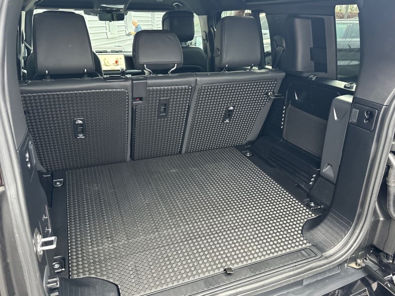 2024 (24) LAND ROVER DEFENDER 3.0 D300 X-Dynamic HSE 110 5dr Auto 3635344