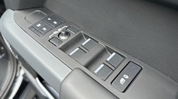 2024 (24) LAND ROVER DEFENDER 3.0 D300 X-Dynamic HSE 110 5dr Auto 3635371