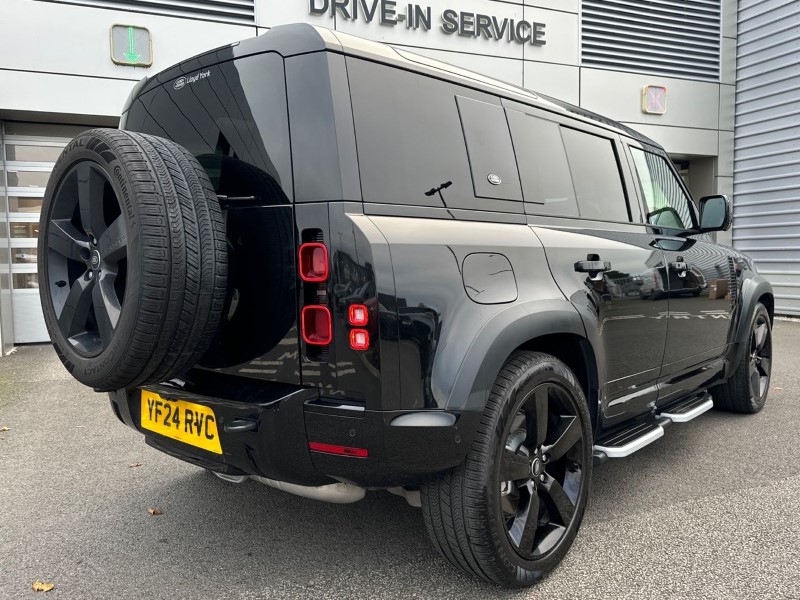 2024 (24) LAND ROVER DEFENDER 3.0 D300 X-Dynamic HSE 110 5dr Auto 3635401