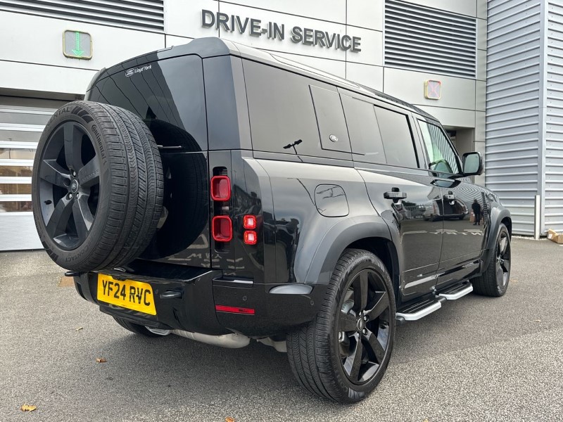 2024 (24) LAND ROVER DEFENDER 3.0 D300 X-Dynamic HSE 110 5dr Auto 3635356