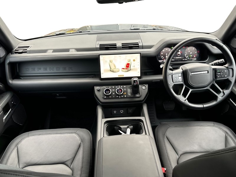 2024 (24) LAND ROVER DEFENDER 3.0 D300 X-Dynamic HSE 110 5dr Auto 3635317