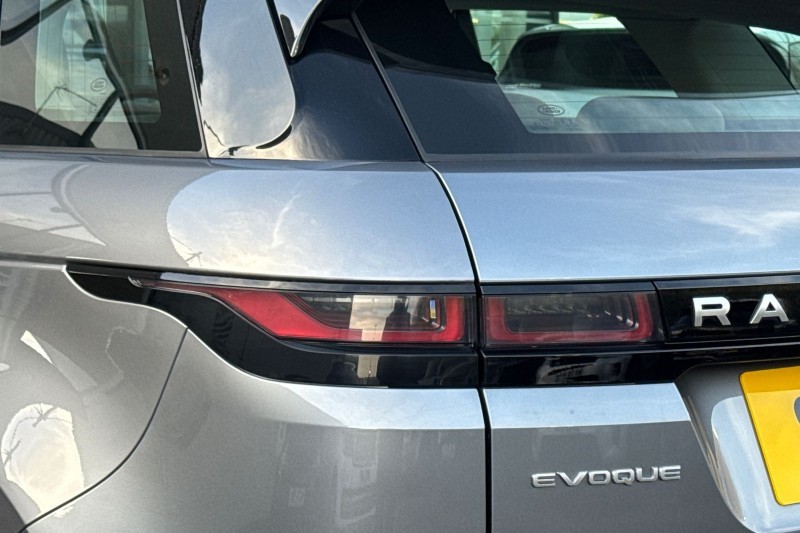 2021 (71) LAND ROVER RANGE ROVER EVOQUE 2.0 D200 SE 5dr Auto 5076889