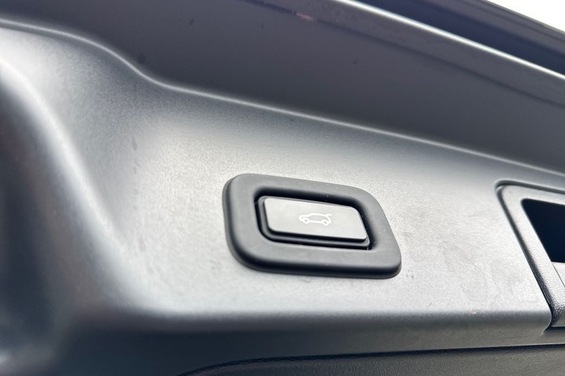 2021 (71) LAND ROVER RANGE ROVER EVOQUE 2.0 D200 SE 5dr Auto 5076914