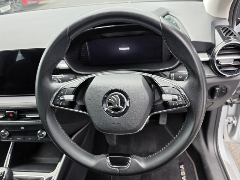 2022 (22) SKODA FABIA 1.0 TSI SE L 5dr 5296496