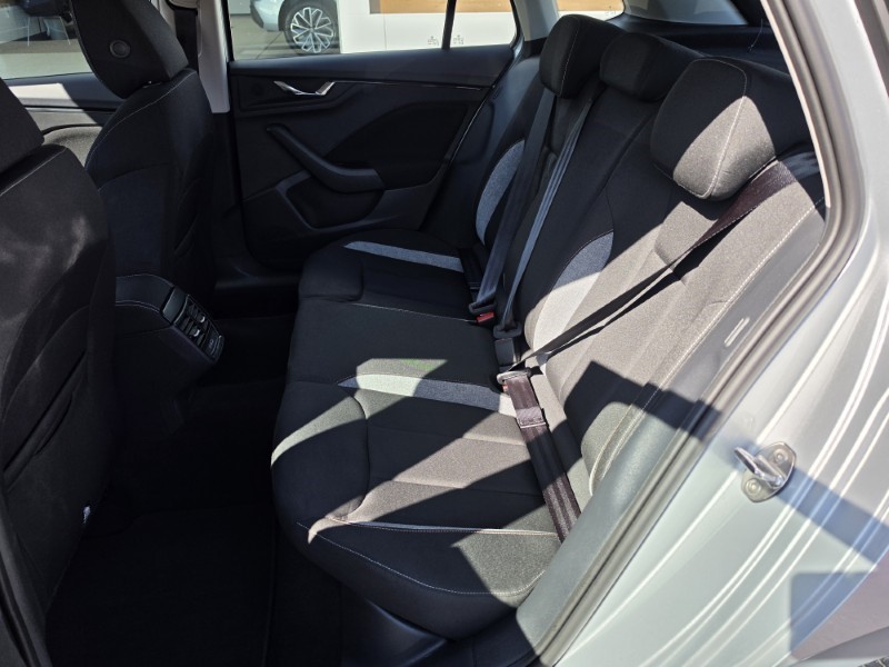 2025 (25) SKODA KAMIQ 1.0 TSI SE Edition 5dr 5323836