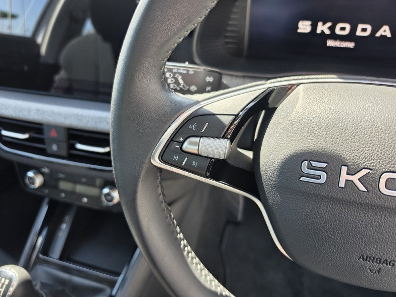 2025 (25) SKODA KAMIQ 1.0 TSI SE Edition 5dr 5323847