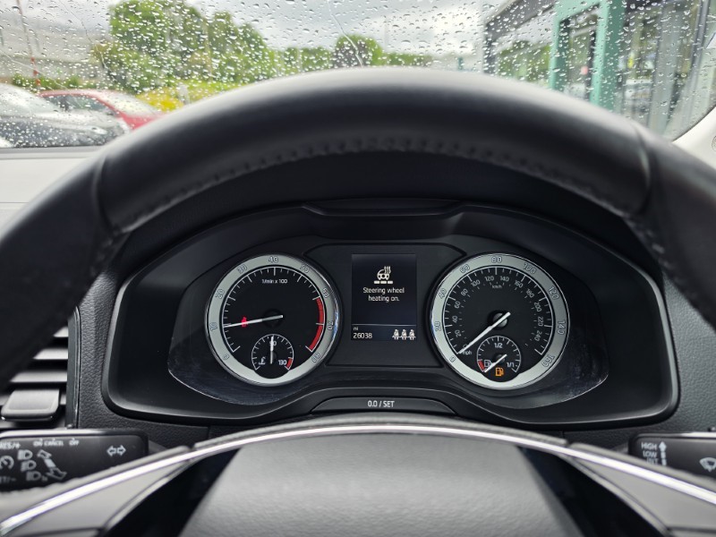 2022 (22) SKODA KAROQ 1.0 TSI SE L 5dr 5468802
