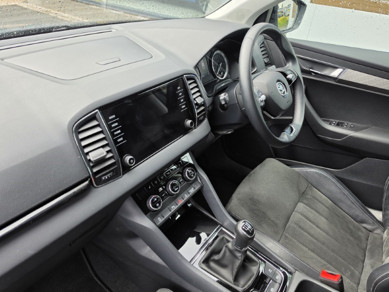 2022 (22) SKODA KAROQ 1.0 TSI SE L 5dr 5468785
