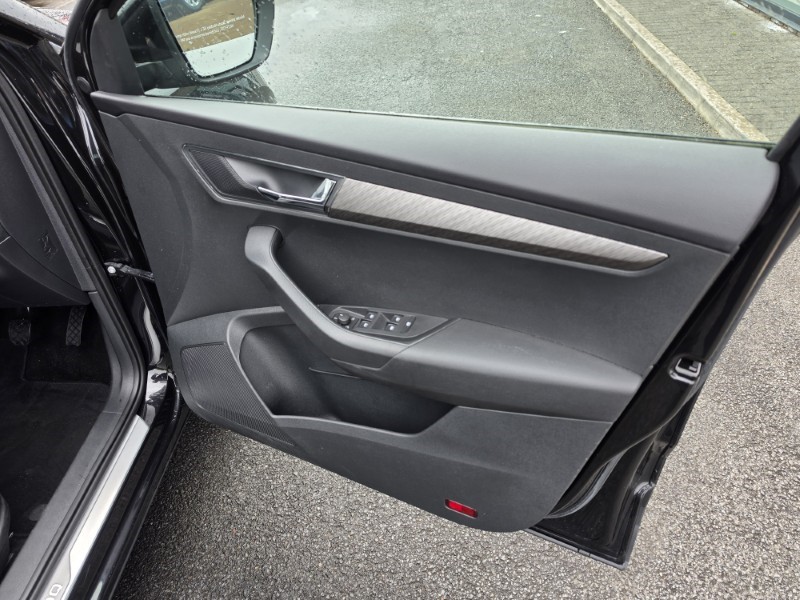2022 (22) SKODA KAROQ 1.0 TSI SE L 5dr 5468787