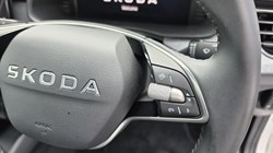2025 (25) SKODA SCALA 1.0 TSI 116 SE Edition 5dr 5475359