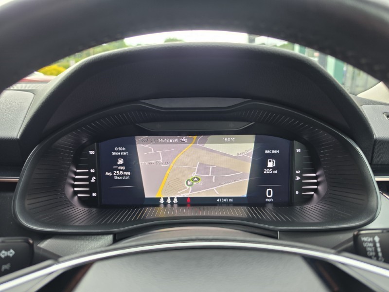 2022 (22) SKODA KAMIQ 1.0 TSI 110 SE L Executive 5dr 5514406
