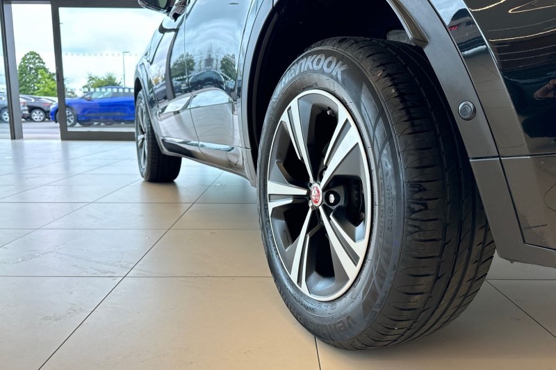 2021 (21) JAGUAR E-PACE 2.0 D200 R-Dynamic S 5dr Auto 3297367