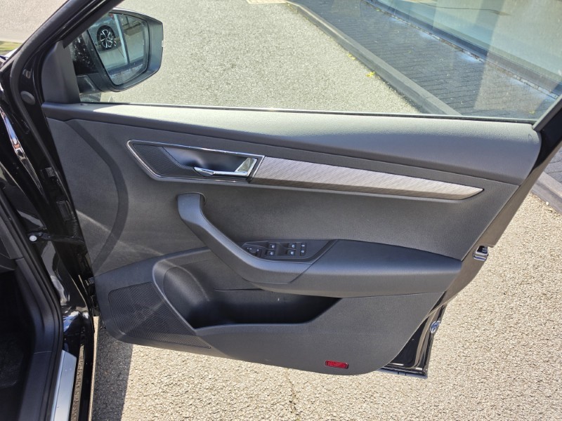 2025 (25) SKODA KAROQ 1.5 TSI SE L 5dr DSG 5521333