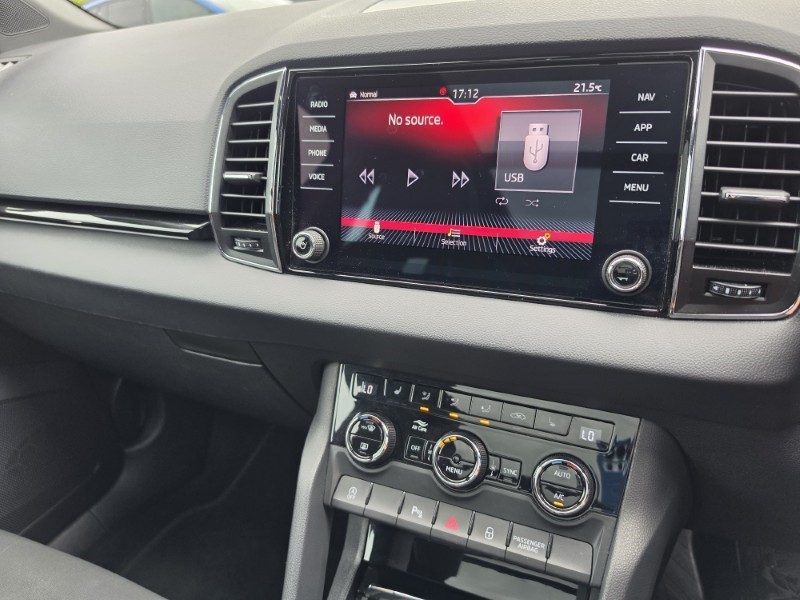 2020 (69) SKODA KAROQ 1.5 TSI Sport Line 5dr 5536525