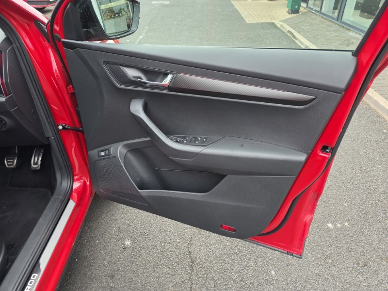 2020 (69) SKODA KAROQ 1.5 TSI Sport Line 5dr 5536514