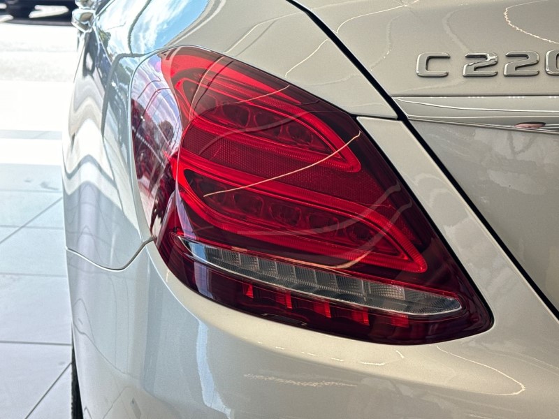 2017 (17) MERCEDES-BENZ C CLASS C220d 4Matic AMG Line Premium Plus 4dr Auto 3427279