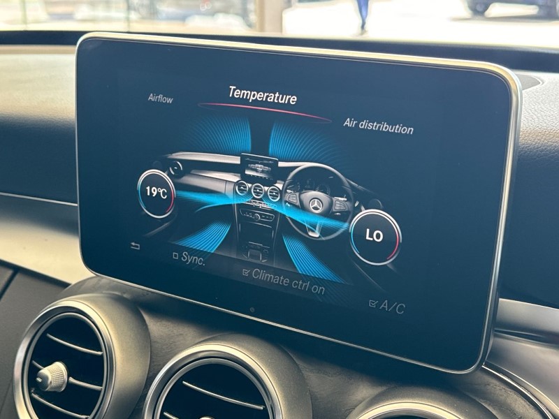 2017 (17) MERCEDES-BENZ C CLASS C220d 4Matic AMG Line Premium Plus 4dr Auto 3427264