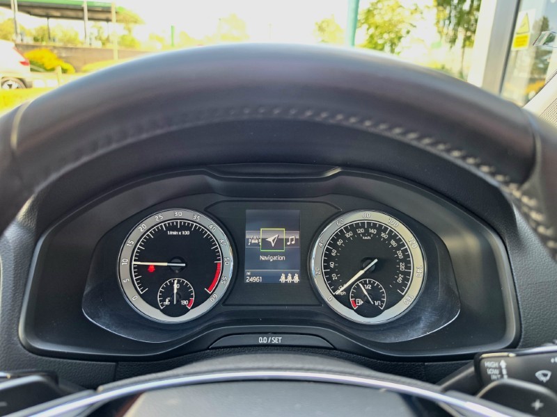 2022 (72) SKODA KAROQ 2.0 TDI [150] SE L 4x4 5dr DSG 5542576