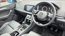 2021 (21) SKODA KAROQ 1.5 TSI Edition 5dr 5575827