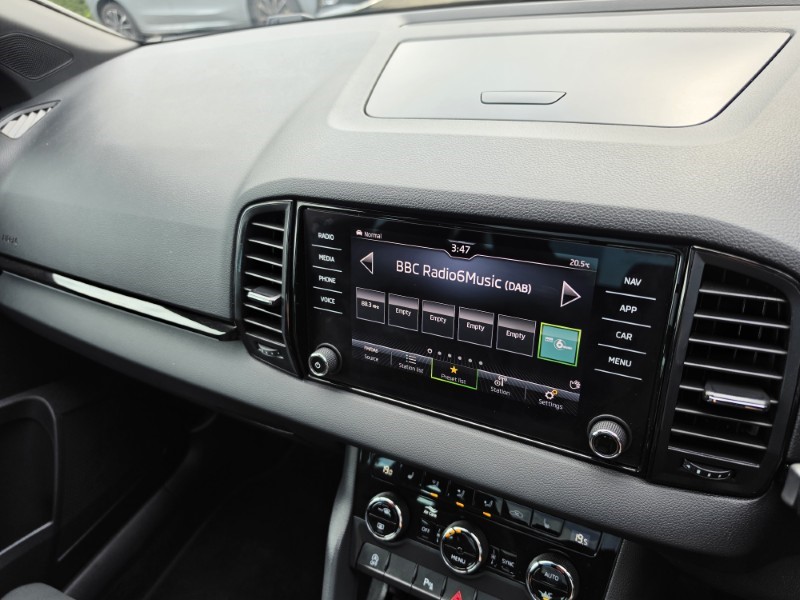 2022 (22) SKODA KAROQ 1.5 TSI Sportline 5dr 5582067