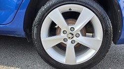 2020 (20) SKODA FABIA 1.0 TSI SE L 5dr 5619798