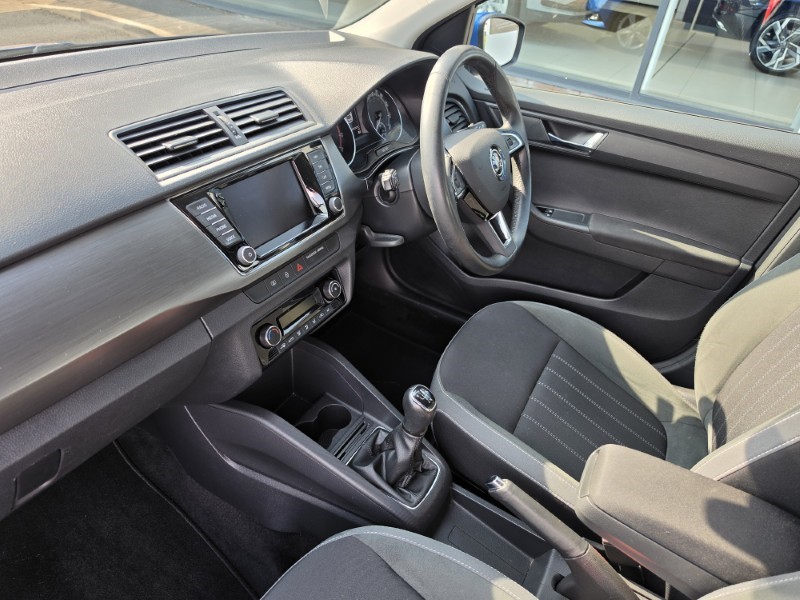 2020 (20) SKODA FABIA 1.0 TSI SE L 5dr 5619813