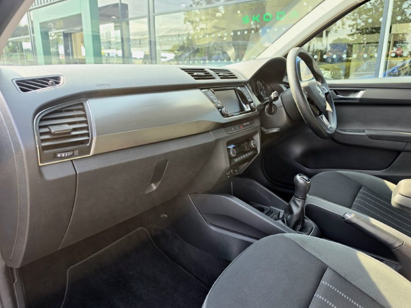 2020 (20) SKODA FABIA 1.0 TSI SE L 5dr 5619811