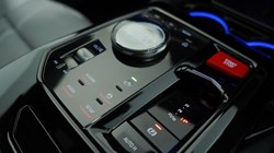 BMW M5 4dr DCT 5665520