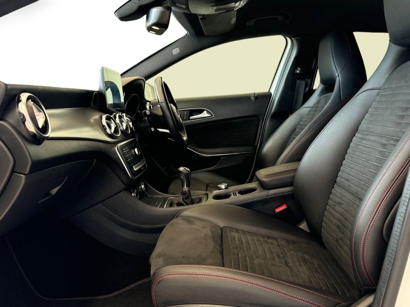 2024 (74) MERCEDES-BENZ GLA 200 AMG Line Edition 5dr 3289500