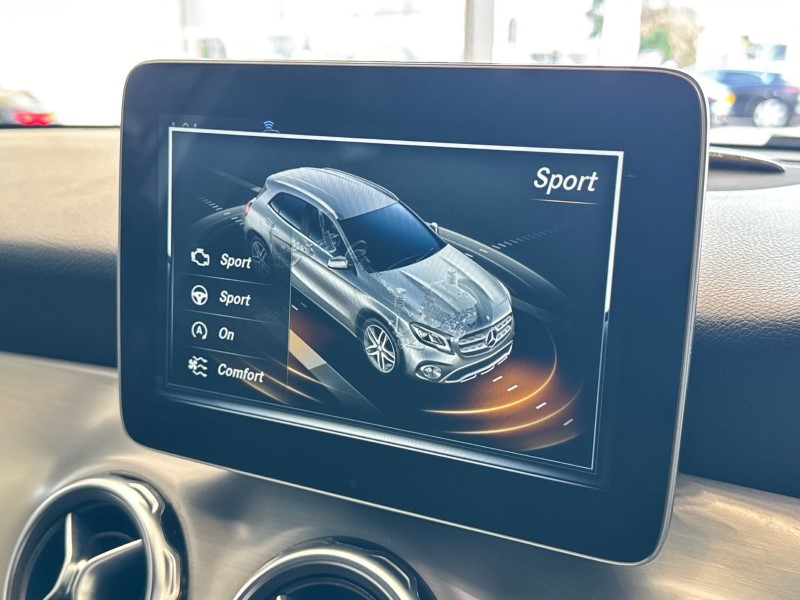 2024 (74) MERCEDES-BENZ GLA 200 AMG Line Edition 5dr 3289522