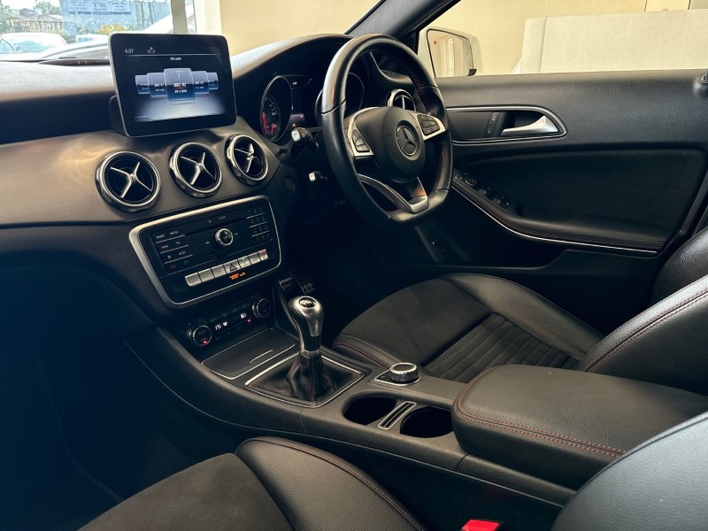 2024 (74) MERCEDES-BENZ GLA 200 AMG Line Edition 5dr 3289529