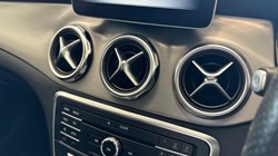 2024 (74) MERCEDES-BENZ GLA 200 AMG Line Edition 5dr 3289524