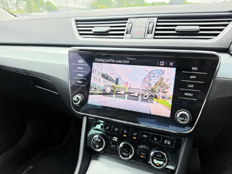 2020 (70) SKODA SUPERB 1.5 TSI SE Technology 5dr 5715851