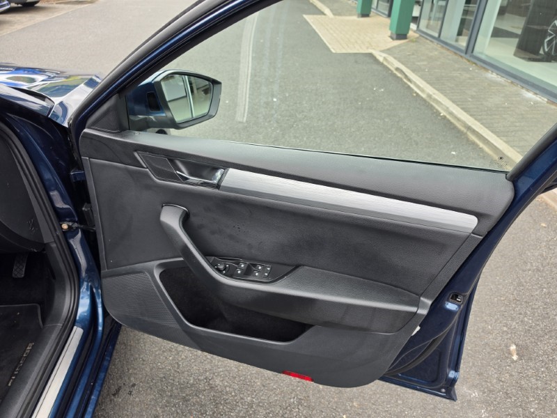 2020 (70) SKODA SUPERB 1.5 TSI SE Technology 5dr 5715831