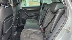 2023 (23) SKODA KAROQ 1.0 TSI SE L 5dr 5773720