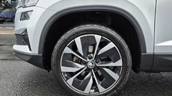 2023 (23) SKODA KAROQ 1.0 TSI SE L 5dr 5773711