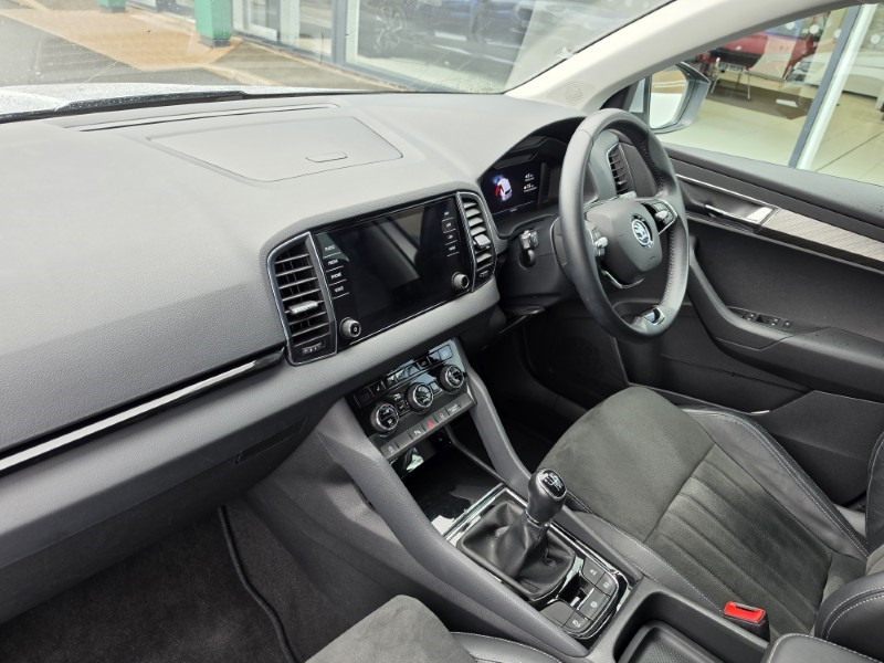 2023 (23) SKODA KAROQ 1.0 TSI SE L 5dr 5773725