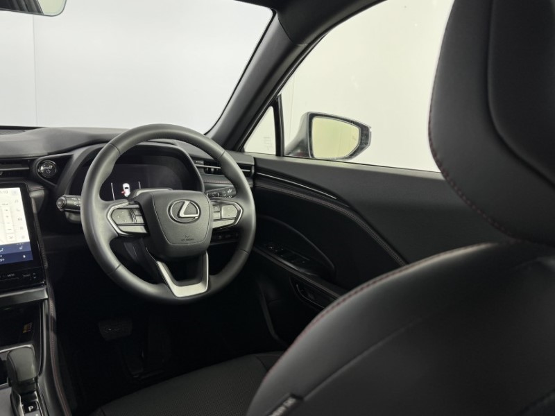 2024 (24) LEXUS LBX 1.5 Premium Plus 5dr E-CVT 5405051