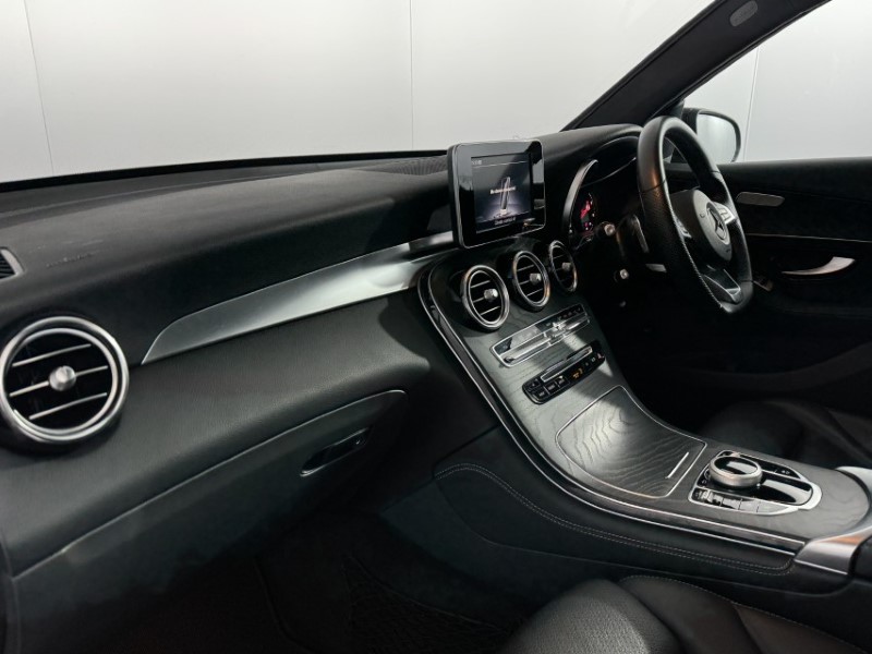 2019 (19) MERCEDES-BENZ GLC 220d 4Matic AMG Night Edition 5dr 9G-Tronic 5420448