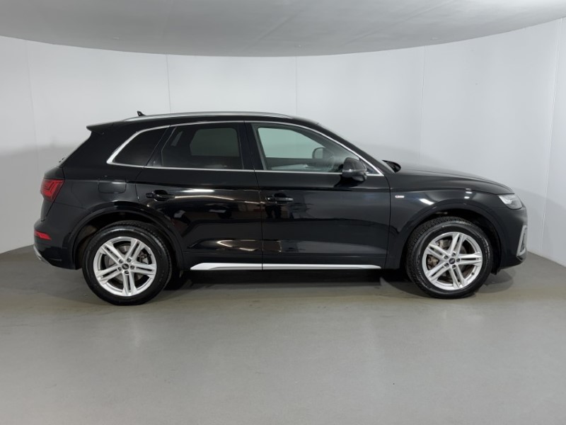 2022 (22) AUDI Q5 40 TDI Quattro S Line 5dr S Tronic 5394039