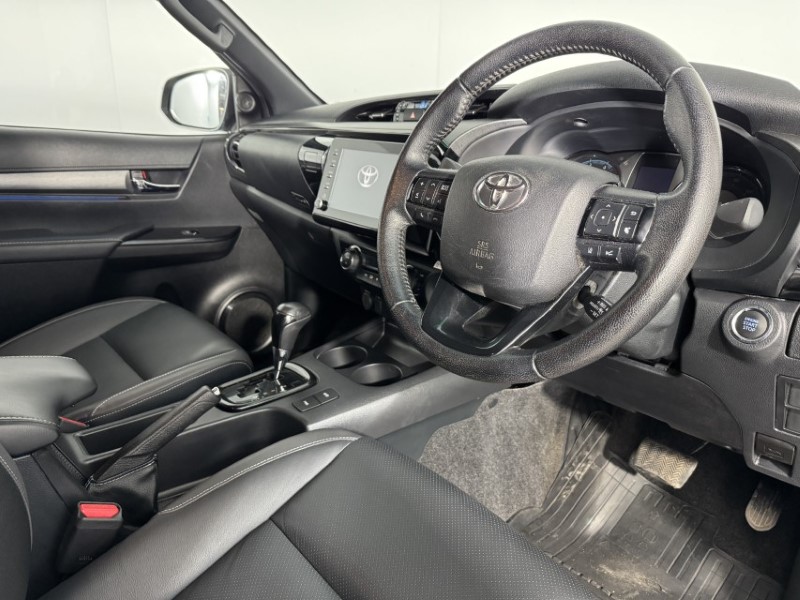 2024 (73) TOYOTA COMMERCIAL HILUX Invincible X D/Cab Pick Up 2.8 D-4D Auto 5381943