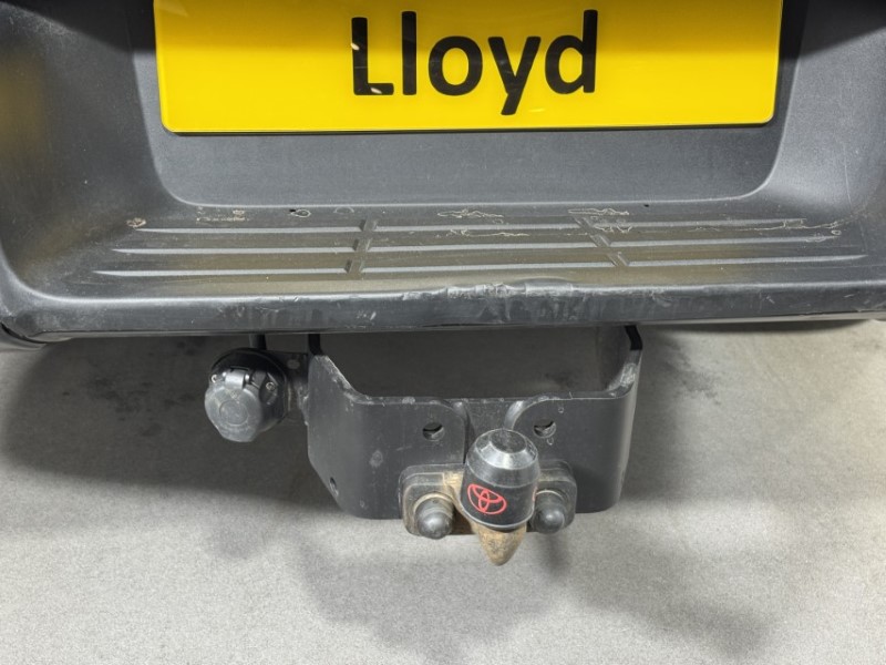 2024 (73) TOYOTA COMMERCIAL HILUX Invincible X D/Cab Pick Up 2.8 D-4D Auto 5381962