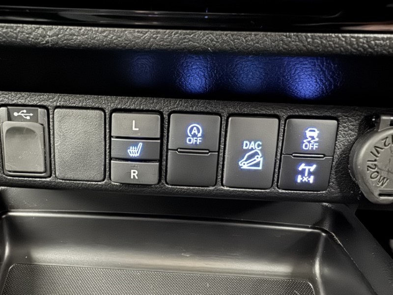 2024 (73) TOYOTA COMMERCIAL HILUX Invincible X D/Cab Pick Up 2.8 D-4D Auto 5381925
