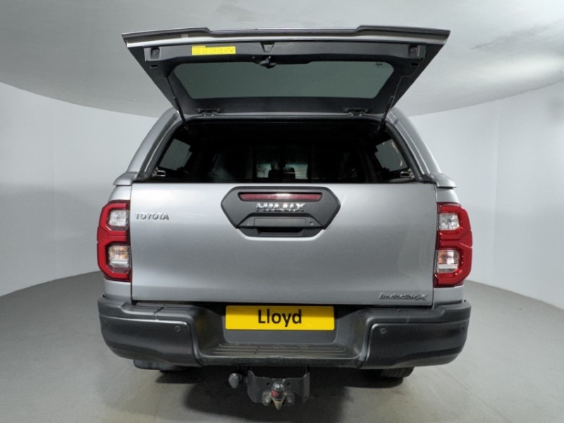 2024 (73) TOYOTA COMMERCIAL HILUX Invincible X D/Cab Pick Up 2.8 D-4D Auto 5381990
