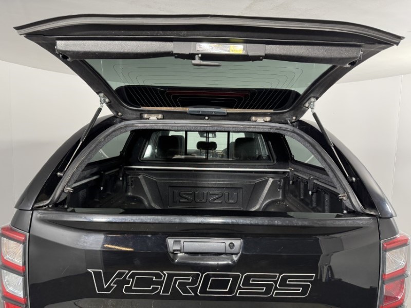 2024 (74) ISUZU COMMERCIAL D-MAX 1.9 V-Cross Double Cab 4x4 Auto 5400135